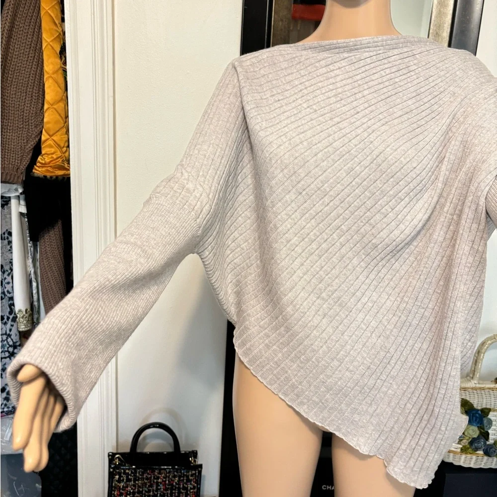 St John Gray Ribbed Asymmetrical Pullover Soft Wool Sweater Size Large - Picture 7 of 13